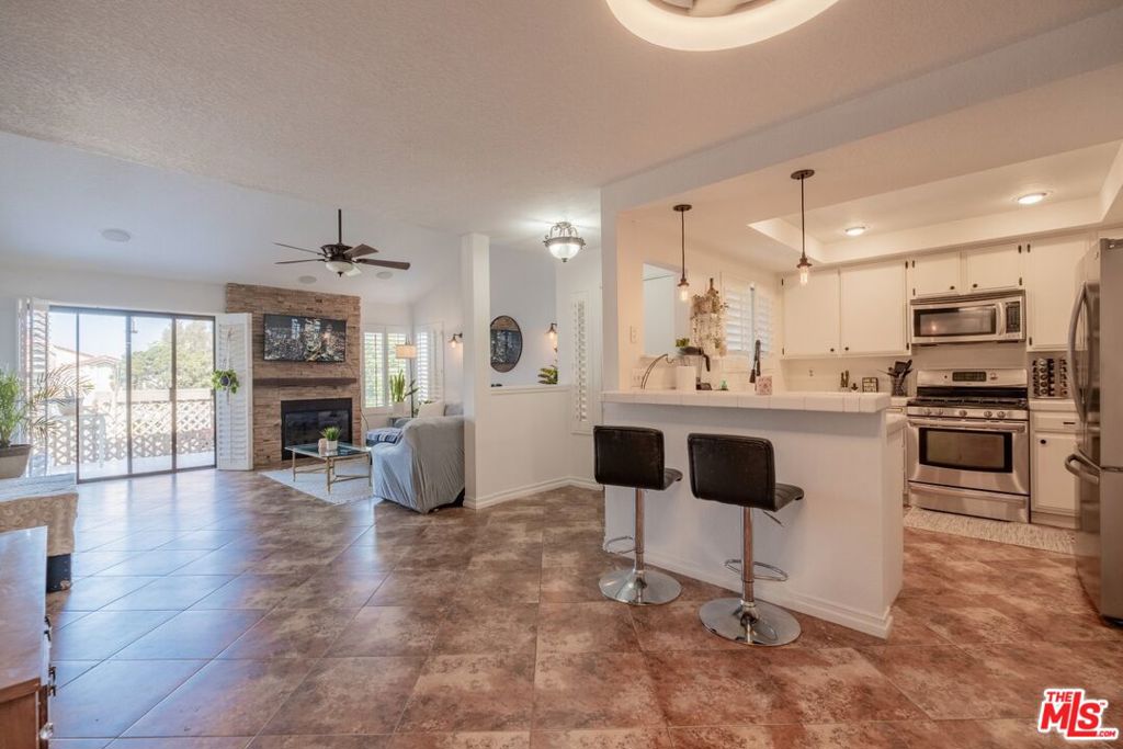 4852 Cabana Drive #202