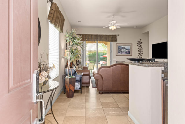 81673 Avenida Alturas, Indio CA: https://media.crmls.org/mediaz/c699d3b2-cc15-4c64-a823-590550f6dbe9.jpg