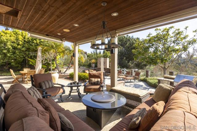 3245 Brookside Ln, Encinitas CA: https://media.crmls.org/mediaz/c69a1c4d-3781-4f6e-9d81-3da389b91b9e.jpg