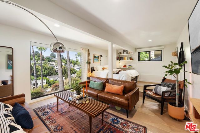 3775 Aloha Street, Los Feliz CA: https://media.crmls.org/mediaz/c69a565e-4d88-423a-828c-86e5ffd72cec.jpg