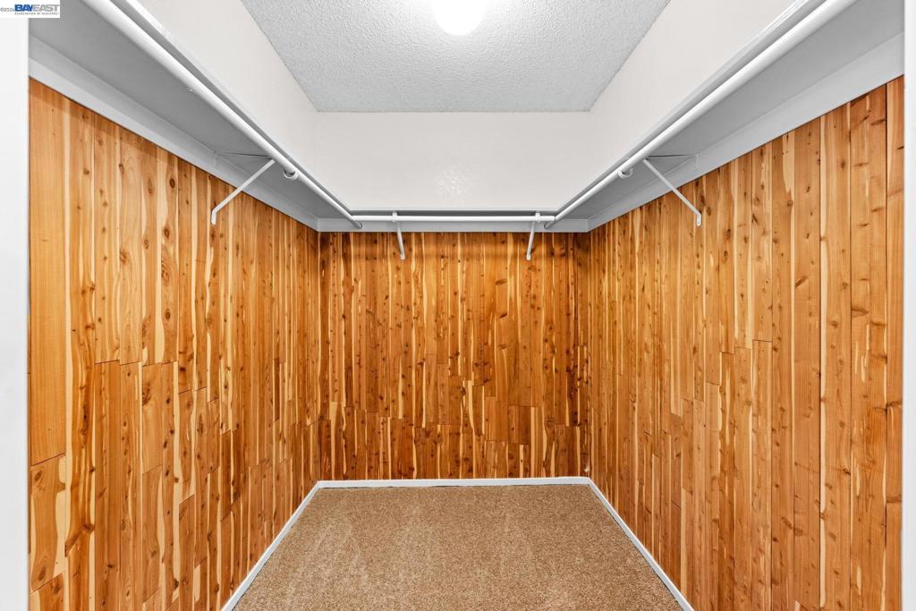 https://media.crmls.org/mediaz/c69a83e0-db25-4898-a68b-e06f0438d3fc.jpg?preset=X-Large