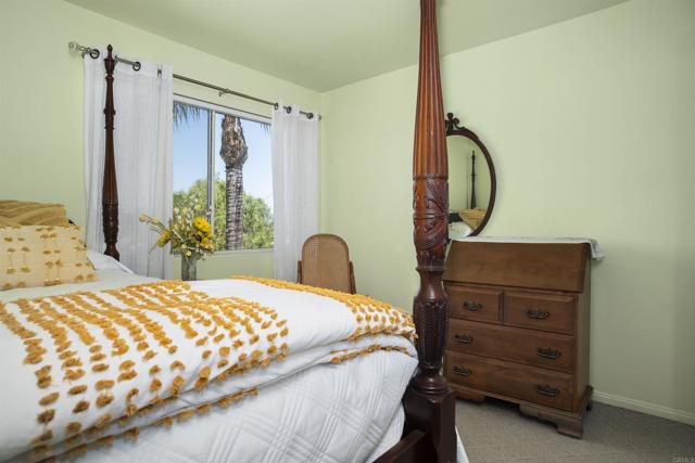 1990 Willowbrook Drive, Oceanside CA: https://media.crmls.org/mediaz/c69aa29b-1dbb-4343-95a6-242d659f641f.jpg