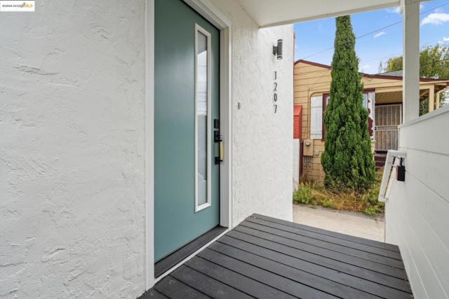 1207 Cedar St, Berkeley CA: https://media.crmls.org/mediaz/c69b67b4-6001-45de-8178-bc3736f0c2e4.jpg