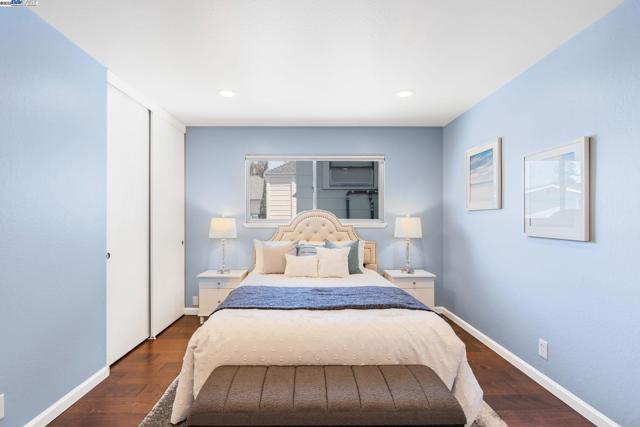 1233 Broadway, Alameda CA: https://media.crmls.org/mediaz/c69b74c8-0dd2-4ae6-bead-dad3f200e16c.jpg