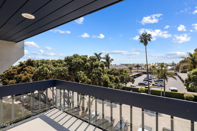 350 Paseo De Playa, Ventura CA: https://media.crmls.org/mediaz/c69e63ab-b5e0-45f3-91aa-91d087c0ccc4.jpg