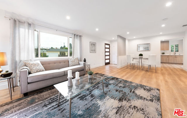 12034 Alberta Drive, Culver City CA: https://media.crmls.org/mediaz/c69ebbb2-6406-407a-bb74-295fcde64cf9.jpg