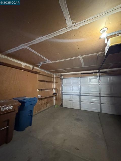 105 Via Cabrera Ln, Martinez CA: https://media.crmls.org/mediaz/c69eca61-ce3e-44f5-b374-3726a56d021b.jpg