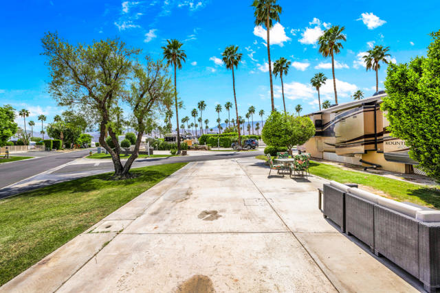69411 Ramon Rd #359, Cathedral City CA: https://media.crmls.org/mediaz/c69fb49a-8483-4f18-97e4-09ad46193e93.jpg