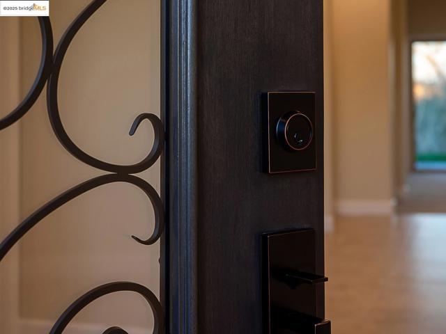 1816 Stone House LN, Lincoln CA: https://media.crmls.org/mediaz/c6a1cc68-a5dd-4323-a2f7-181ac3f277d8.jpg