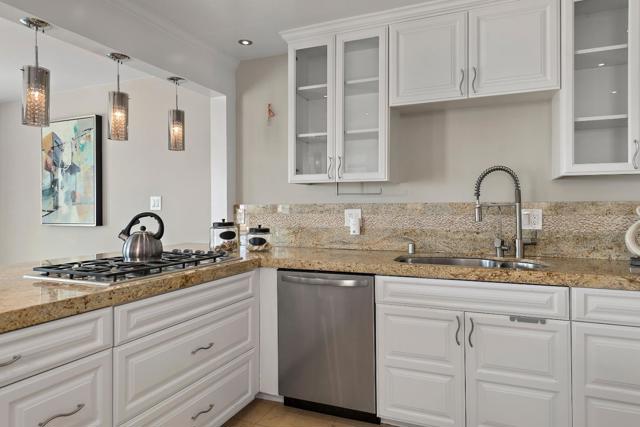 11 Mayflower Lane, San Carlos CA: https://media.crmls.org/mediaz/c6a20e0d-047f-47a9-910b-6fa420be3bd0.jpg