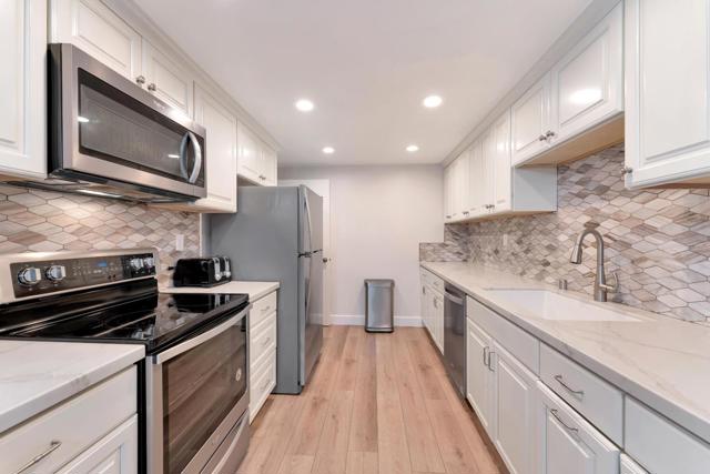 3668 Stoneglen S, Richmond CA: https://media.crmls.org/mediaz/c6a223a1-16d4-49b6-8af7-ee8f8dc01f3c.jpg