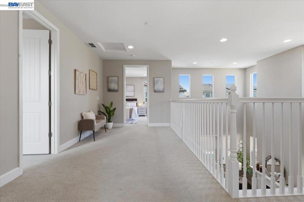 https://media.crmls.org/mediaz/c6a26517-c935-419f-aa8a-a5ec2cfe7219.jpg?preset=X-Large