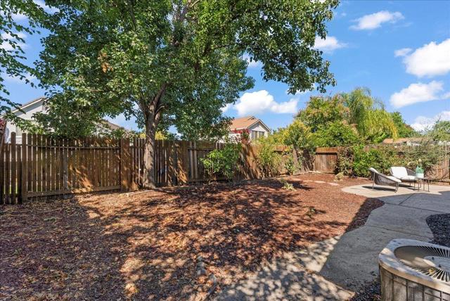 45 Diggins Drive, Folsom CA: https://media.crmls.org/mediaz/c6a2b0a6-a741-4169-96f9-ba9a24897ea5.jpg