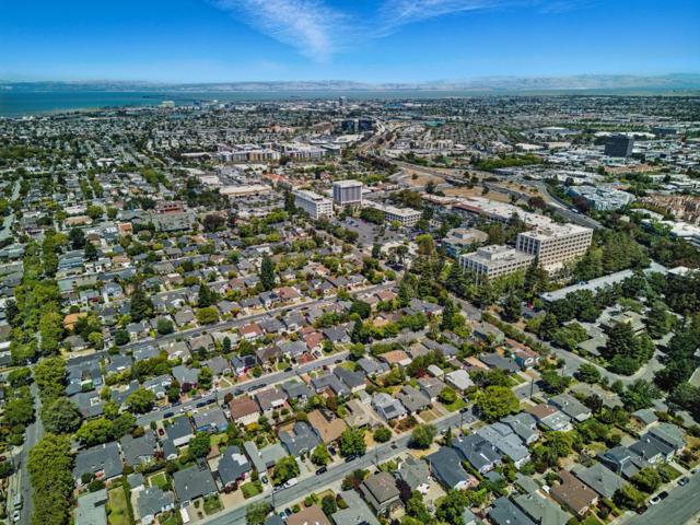 1513 Oak Street, San Mateo CA: https://media.crmls.org/mediaz/c6a2c624-56da-48b1-8281-0de8263618a9.jpg
