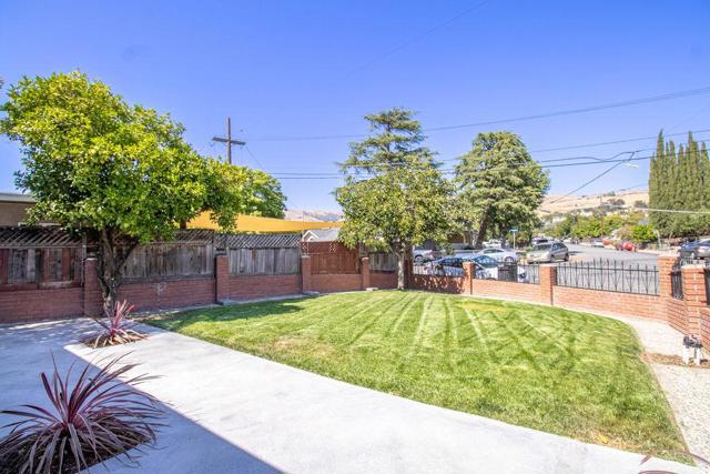10261 Claudia Drive, San Jose CA: https://media.crmls.org/mediaz/c6a2cdce-c8db-4dc8-92df-04e244884b82.jpg