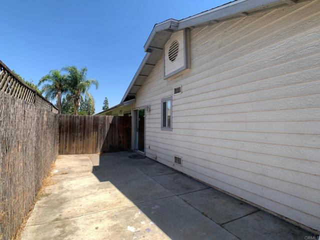 Detail Gallery Image 17 of 20 For 1135 Peach Ave. #C,  El Cajon,  CA 92021 - 3 Beds | 2 Baths