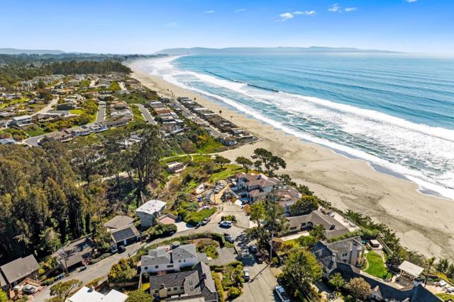 664 Bayview Drive, Aptos CA: https://media.crmls.org/mediaz/c6a3daa5-480e-4d88-aa4f-b92b1f2203fb.jpg