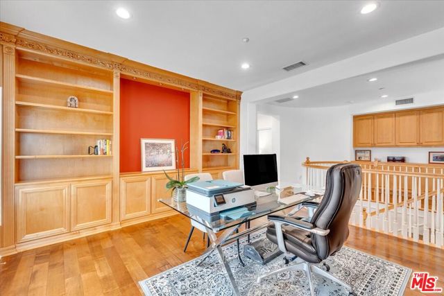 1535 Verde Ridge Lane, Westlake Village CA: https://media.crmls.org/mediaz/c6a3df8b-238c-4113-b2ed-827e308b14be.jpg