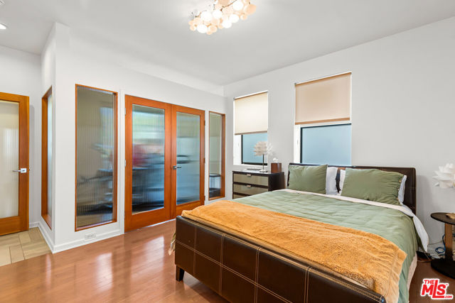 12936 Discovery, Los Angeles CA: https://media.crmls.org/mediaz/c6a4c636-faa3-4757-9c4a-5f18a16a9109.jpg