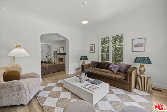 736 S Cloverdale Avenue, Los Angeles CA: https://media.crmls.org/mediaz/c6a60660-34ac-410f-9973-f3ac5e518daf.jpg