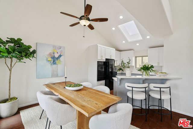 535 East Walnut Avenue, B photo 23