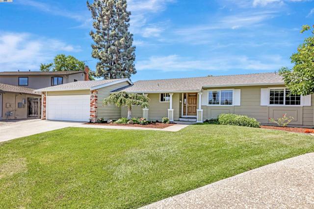 3335 Cornish Ct, Fremont CA: https://media.crmls.org/mediaz/c6a6ddf0-6132-4a96-ac38-9fd393abadee.jpg