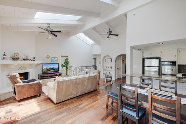 108 Pasadena Avenue, Oxnard CA: https://media.crmls.org/mediaz/c6a79bac-1d16-484c-bfb2-eb0924a29d61.jpg
