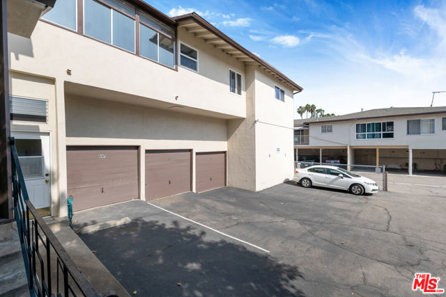 14007 Moorpark Street photo 7