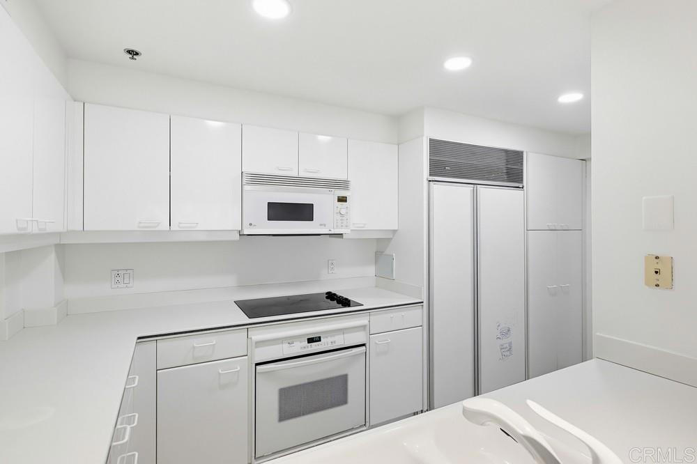 200 Harbor Drive - photo 10