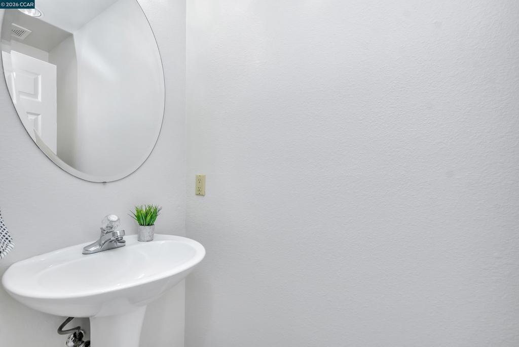 https://media.crmls.org/mediaz/c6a80144-74d3-437f-8056-e4cda4c661b5.jpg?preset=X-Large