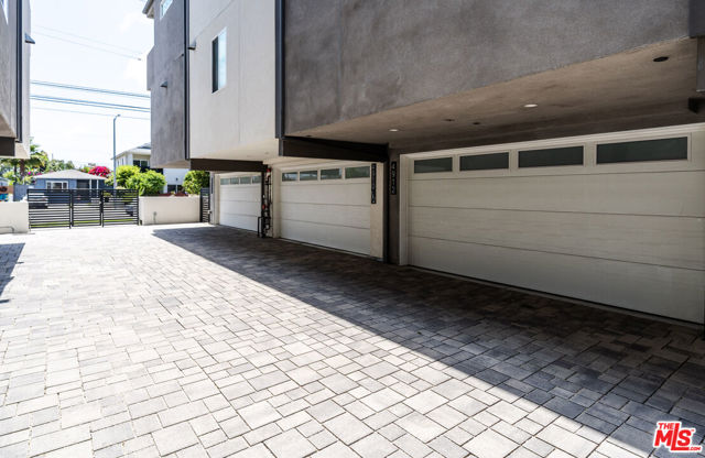 4912 S Centinela Avenue, Los Angeles CA: https://media.crmls.org/mediaz/c6a8e268-d25d-4998-b3cb-9a3d66262e79.jpg