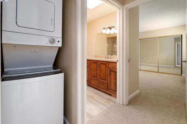1141 PTARMIGAN DR, Walnut Creek CA: https://media.crmls.org/mediaz/c6a918bf-c667-4f4b-8269-ed1178c60b8e.jpg