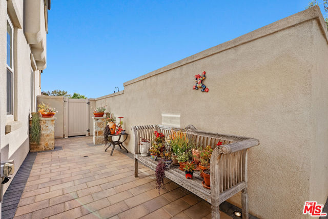 115 Primrose Drive, Foothill Ranch CA: https://media.crmls.org/mediaz/c6a960ae-7e30-48c8-a6c2-4c5d8628cf78.jpg