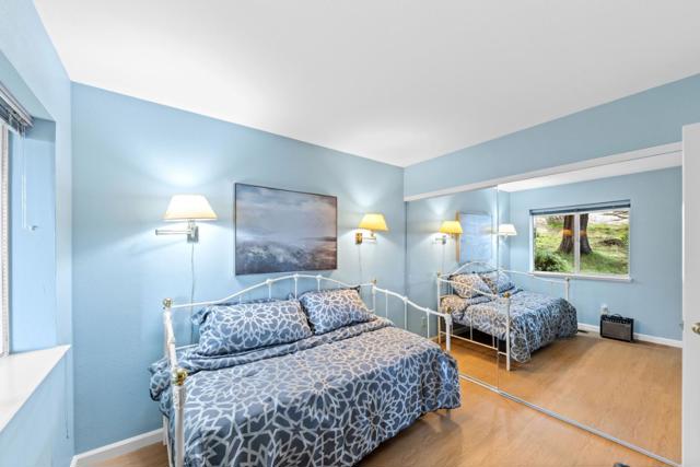 323 Green Ridge Drive, Daly City CA: https://media.crmls.org/mediaz/c6ab5d5b-07ba-4619-b637-ec0d1bae16dc.jpg