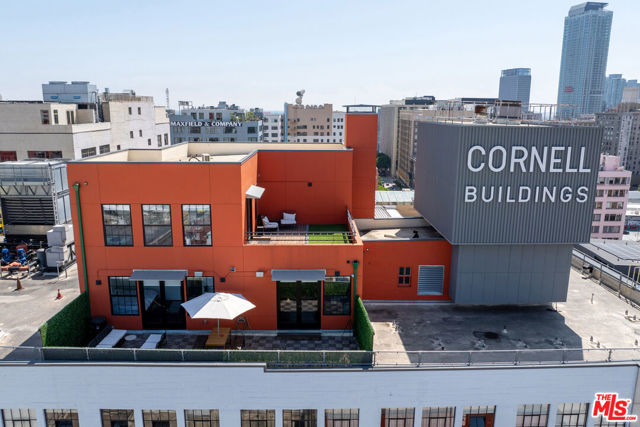 746 S Los Angeles Street, Los Angeles CA: https://media.crmls.org/mediaz/c6ac1b5c-14de-4d18-9850-82dde993fcbb.jpg