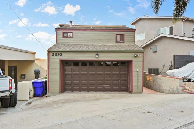 Image 3 of 61 For 2393 La Marque Street
