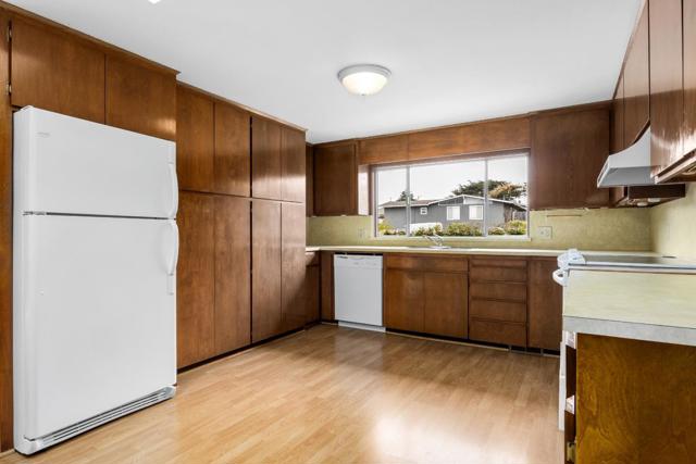 232 Peninsula Drive, Marina CA: https://media.crmls.org/mediaz/c6acacc0-231f-4d0e-8f6d-784c515c3f52.jpg