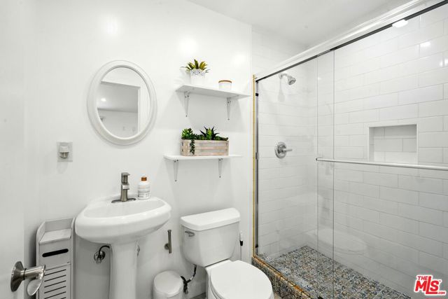 20616 Quedo Drive, Woodland Hills CA: https://media.crmls.org/mediaz/c6acdc9d-f67d-48dc-9195-1204970d6b1a.jpg