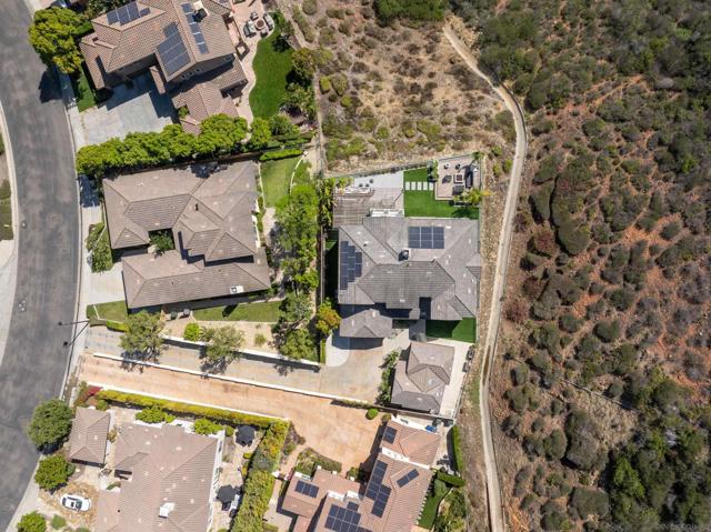 1432 Schoolhouse Way, San Marcos CA: https://media.crmls.org/mediaz/c6ad781a-4b0e-4d3a-a561-269fb40d7aa8.jpg