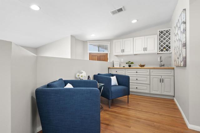 3833 Tomahawk Ln, San Diego CA: https://media.crmls.org/mediaz/c6af4107-a6d2-48fa-8173-db39fe070a87.jpg