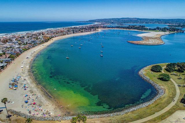 814 816 San Luis Rey Place, San Diego CA: https://media.crmls.org/mediaz/c6af5c53-60d8-4044-81ea-adf1c0916c48.jpg