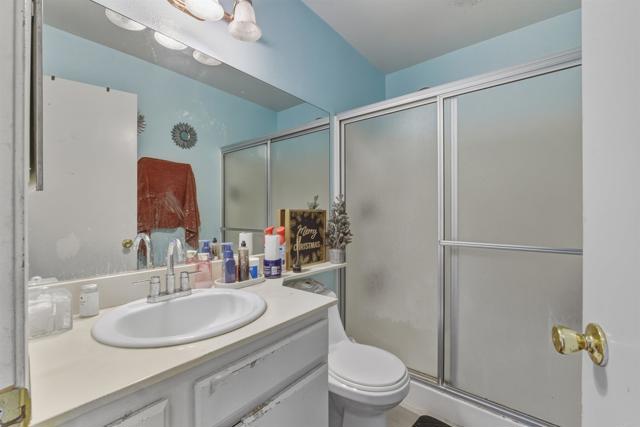 Detail Gallery Image 17 of 18 For 320 Rolling Hills Ln, San Marcos,  CA 92069 - 3 Beds | 2 Baths