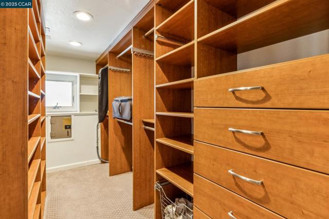 2160 Ridgewood Rd, Alamo CA: https://media.crmls.org/mediaz/c6aff664-d3dd-4c17-8816-1fb4170b8c5f.jpg