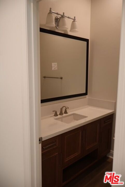 3719 Pathway Court, Bakersfield CA: https://media.crmls.org/mediaz/c6b05223-1265-4af9-bb28-09a651fa9bfd.jpg