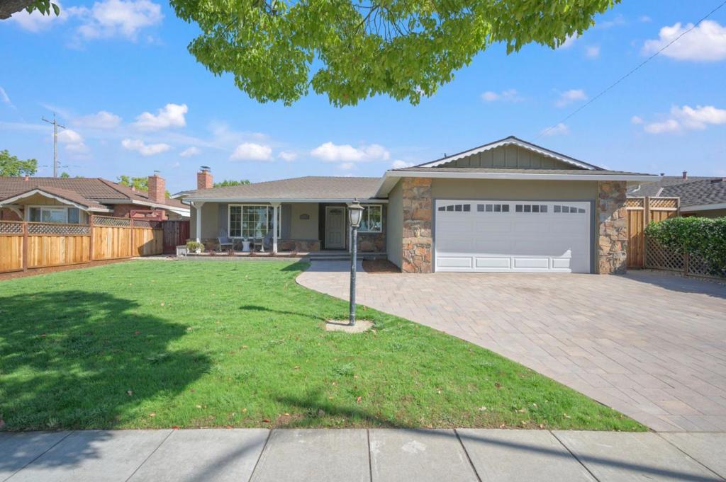 1682 Noreen Drive