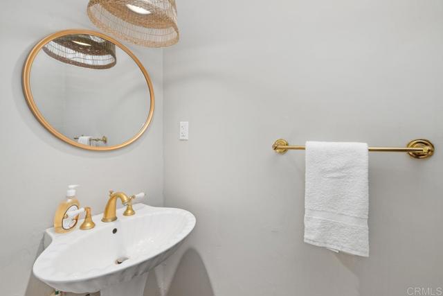 131 H Avenue, Coronado CA: https://media.crmls.org/mediaz/c6b1a7d0-6d8e-4f3d-9495-fabcb8af9438.jpg