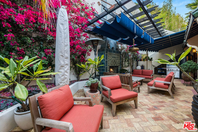 1925 Curson Place, Los Angeles CA: https://media.crmls.org/mediaz/c6b223b5-b91c-47d4-885b-68d87eeb9e61.jpg
