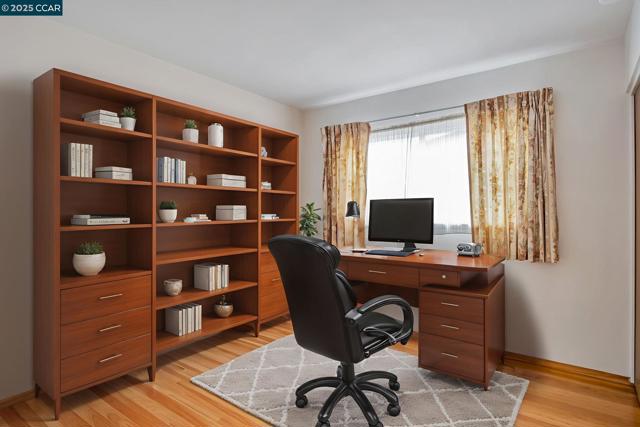 520 Celia St, Hayward CA: https://media.crmls.org/mediaz/c6b22860-bb48-488c-832b-63c479ba9ee4.jpg