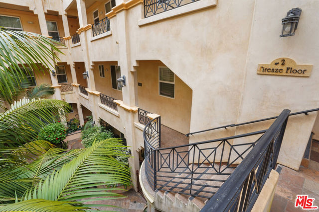 16123 W Sunset Boulevard, Pacific Palisades CA: https://media.crmls.org/mediaz/c6b2ab3c-27fe-475a-8582-9e57a4b86899.jpg