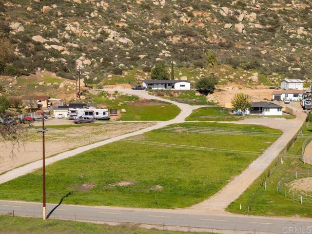 Detail Gallery Image 3 of 54 For 13508 Willow Rd, Lakeside,  CA 92040 - 3 Beds | 1 Baths